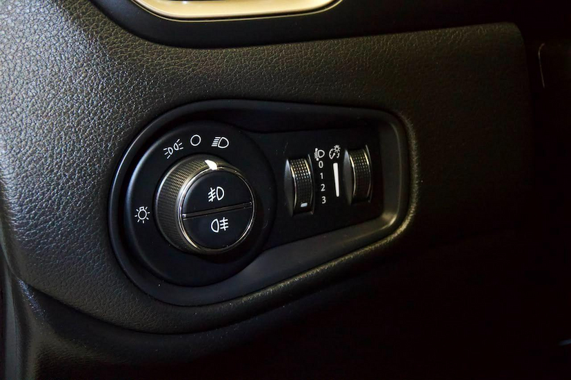 Foto do veículo JEEP RENEGADE  SPORT AT 2016 79.000 KM 66.900,00
