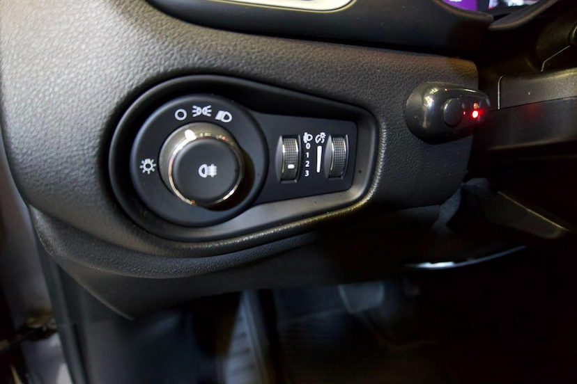 Foto do veículo JEEP RENEGADE  1.8 AUTOM. 2021 114.453 KM 75.900,00