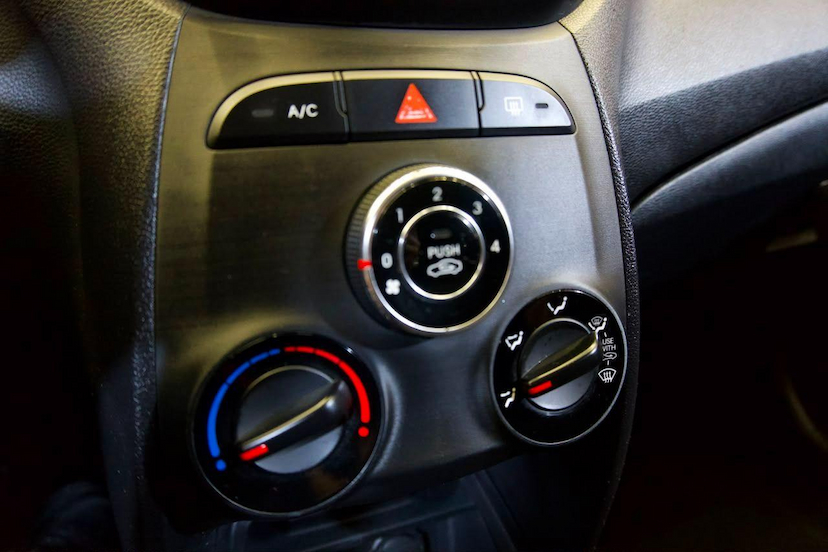 Foto do veículo HYUNDAI HB20  1.0 COMFORT 2017 66.800 KM 54.900,00