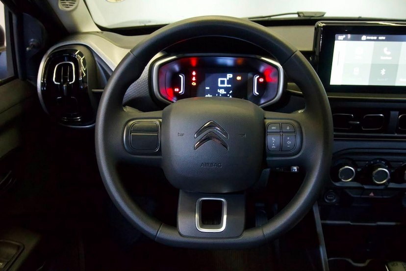 Foto do veículo CITROËN AIRCROSS C3  7 FEEL PACK TURBO 2025 49 KM 103.900,00