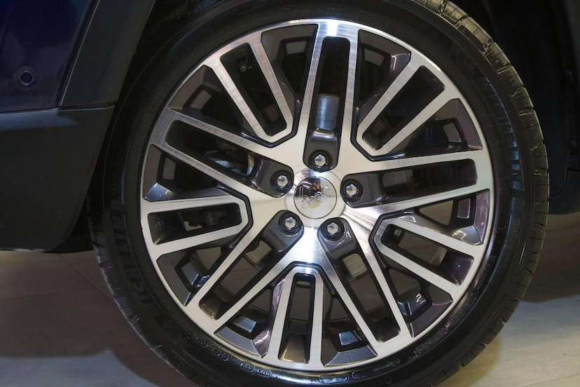 Foto do veículo JEEP COMPASS  LIMITED TD 2022 65.388 KM 139.900,00