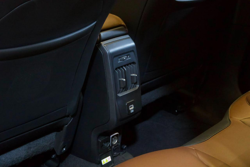Foto do veículo JEEP COMPASS  LIMITED TD 2022 65.388 KM 139.900,00
