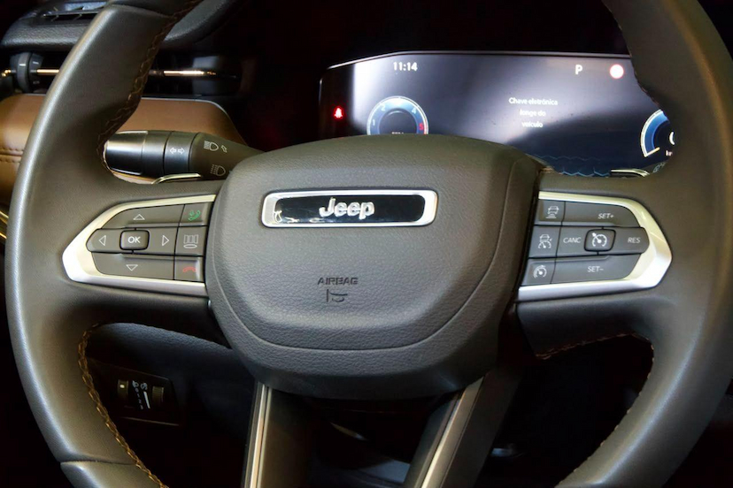 Foto do veículo JEEP COMPASS  LIMITED TD 2022 65.388 KM 139.900,00
