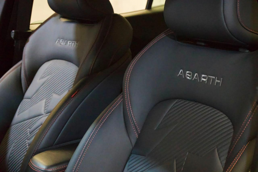 Foto do veículo FIAT FASTBACK  ABARTH 270 2026 18.398 KM 148.900,00