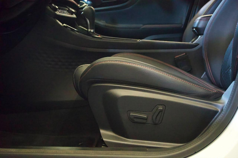 Foto do veículo FIAT FASTBACK  ABARTH 270 2026 18.398 KM 148.900,00