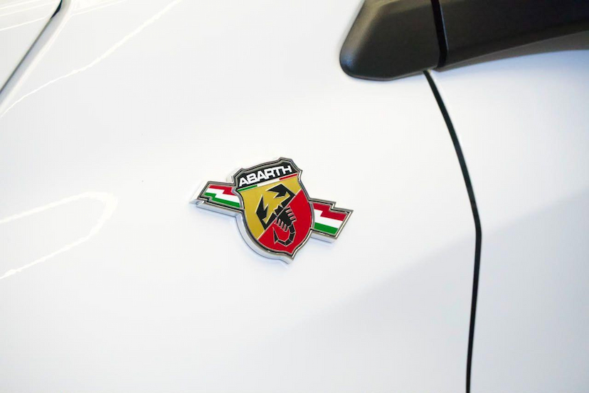 Foto do veículo FIAT FASTBACK  ABARTH 270 2026 18.398 KM 148.900,00