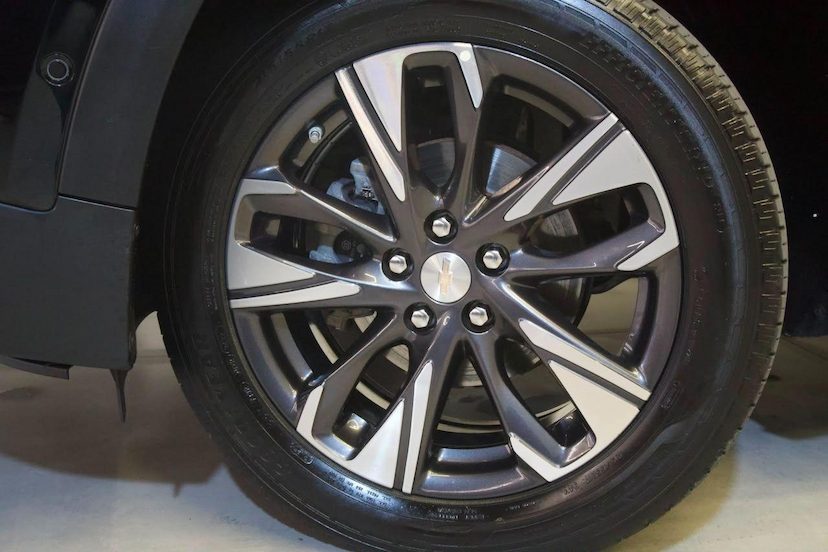 Foto do veículo CHEVROLET TRACKER  12T A PR 2023 25.859 KM 109.900,00