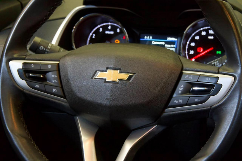 Foto do veículo CHEVROLET TRACKER  12T A PR 2023 25.859 KM 109.900,00