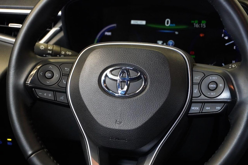 Foto do veículo TOYOTA COROLLA CROSS  XRV 1.8 16V AUT.(HÍBRIDO) 2023 38.912 KM 149.900,00