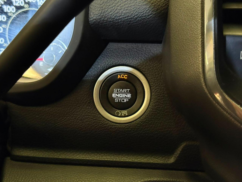 Foto do veículo RAM 3500  LARAMIE 6.7 TB CD 4X4 DIESEL 2022 493 KM 379.900,00