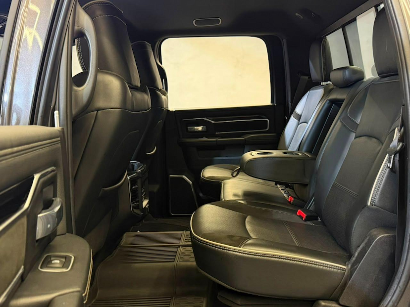 Foto do veículo RAM 3500  LARAMIE 6.7 TB CD 4X4 DIESEL 2022 493 KM 379.900,00