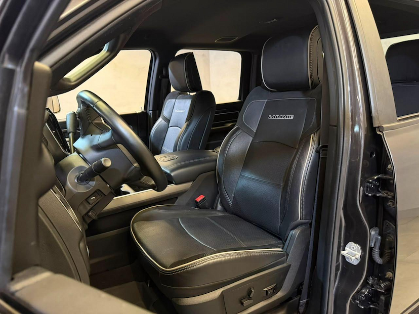 Foto do veículo RAM 3500  LARAMIE 6.7 TB CD 4X4 DIESEL 2022 493 KM 379.900,00