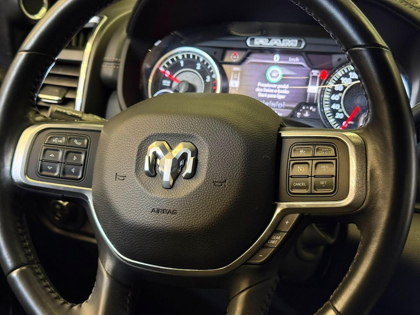 Foto do veículo RAM 3500  LARAMIE 6.7 TB CD 4X4 DIESEL 2022 493 KM 379.900,00
