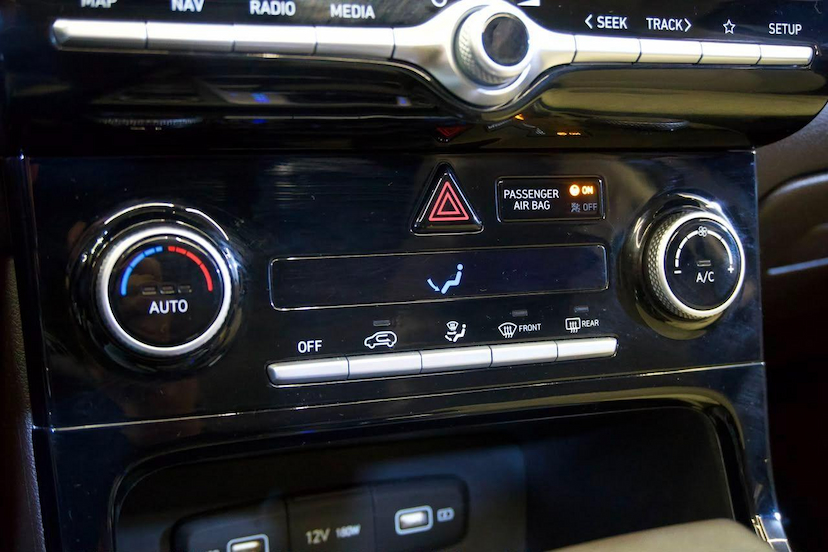 Foto do veículo HYUNDAI CRETA  ULTIMATE 2.0 16V FLEX AUT 2024 36.348 KM 139.900,00
