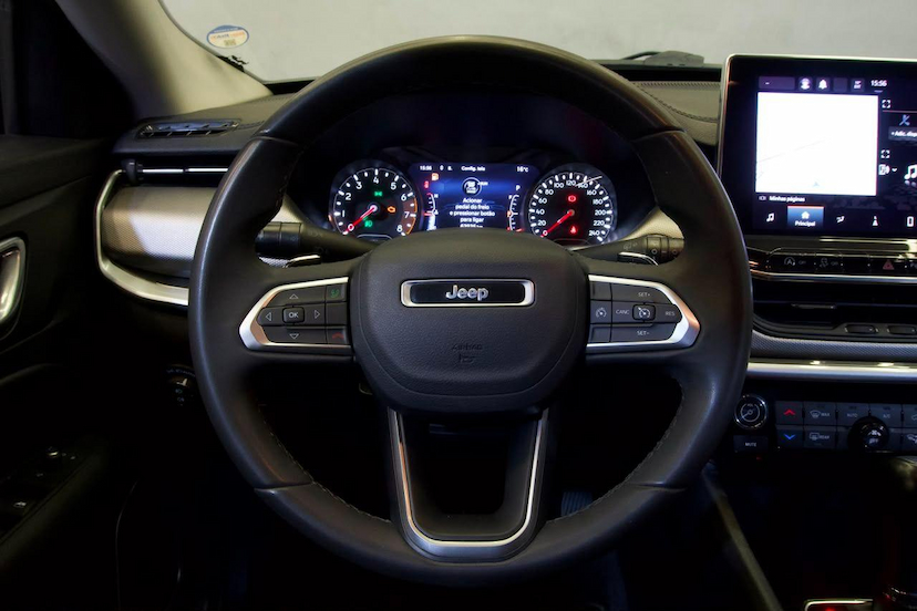 Foto do veículo JEEP COMPASS  LONG TF 2022 62.509 KM 118.900,00