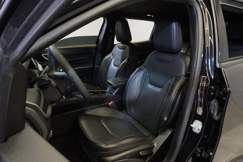 Foto do veículo JEEP COMPASS  T270 80 ANOS 1.3 TB 4X2 FLEX AUT 2022 63.314 KM 120.900,00