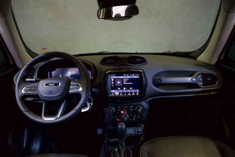 Foto do veículo JEEP RENEGADE  LGTD T270 2025 9.218 KM 117.900,00