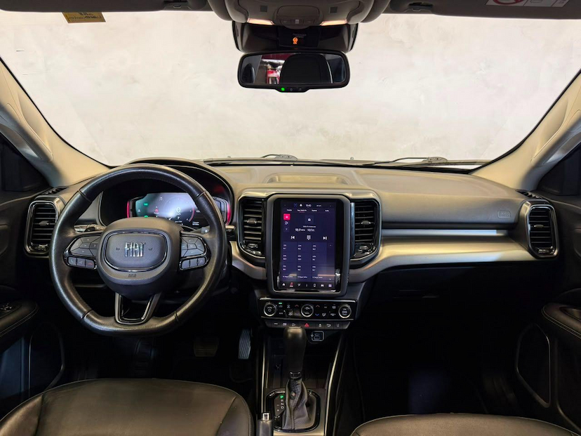 Foto do veículo FIAT TORO  VOLC AT9 4X4 2023 50.661 KM 132.900,00