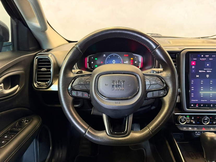 Foto do veículo FIAT TORO  VOLC AT9 4X4 2023 50.661 KM 132.900,00