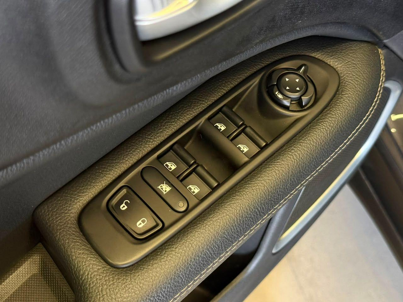 Foto do veículo FIAT TORO  VOLC AT9 4X4 2023 50.661 KM 132.900,00