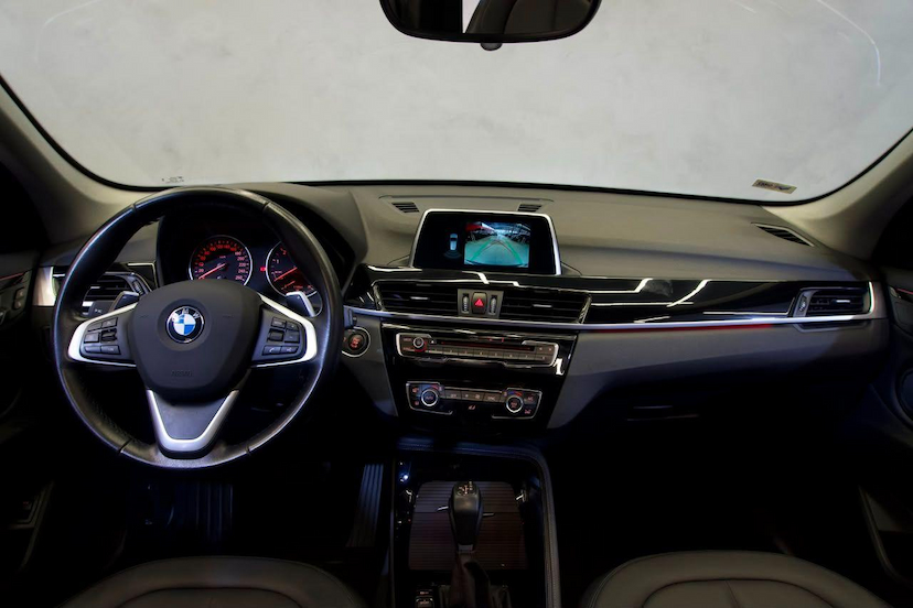 Foto do veículo BMW X1  S20I ACTIVEFLEX 2018 75.990 KM 122.900,00