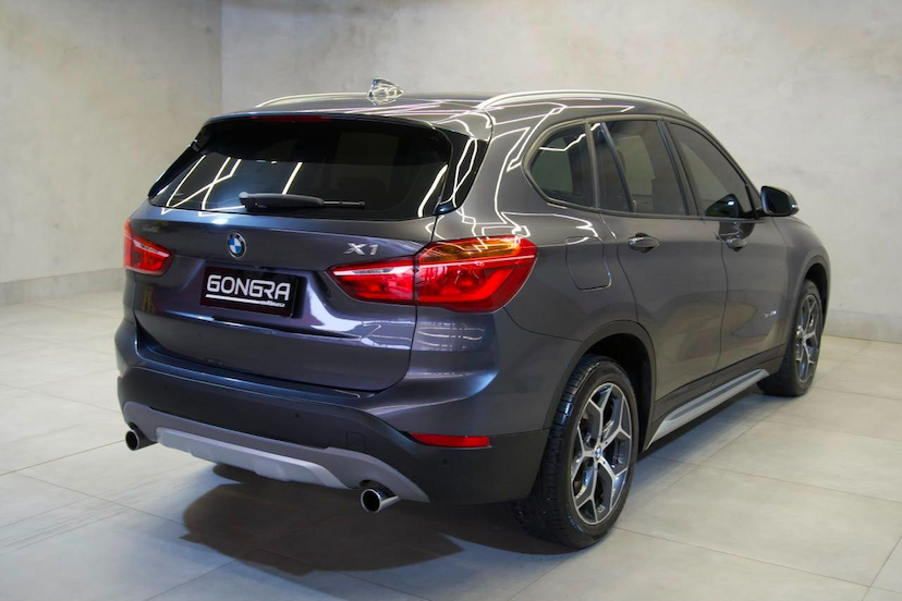 Foto do veículo BMW X1  S20I ACTIVEFLEX 2018 75.990 KM 122.900,00