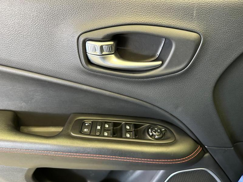 Foto do veículo JEEP COMPASS  TRAILHAWK D 2018 106.000 KM 92.900,00