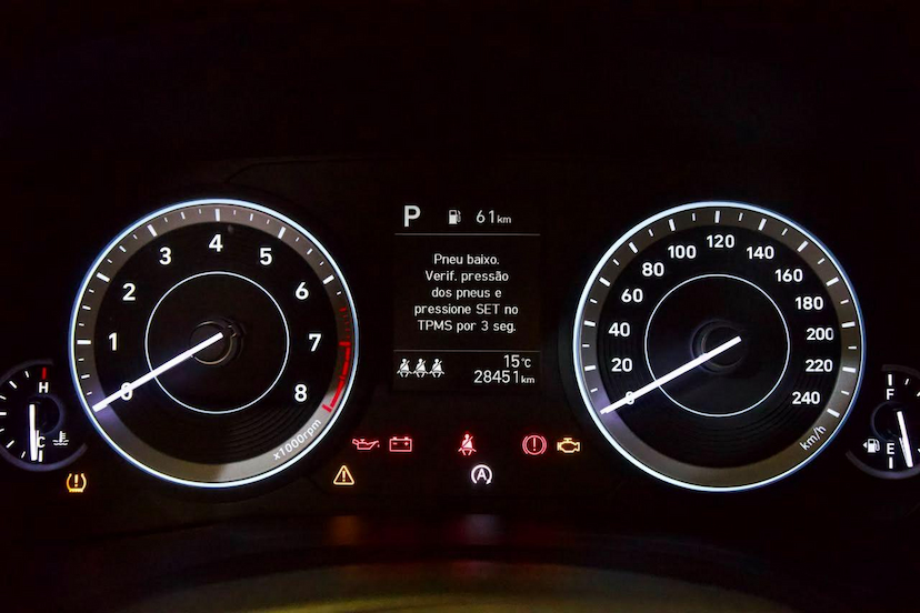 Foto do veículo HYUNDAI CRETA  1TA LIMITED 2024 28.449 KM 115.900,00
