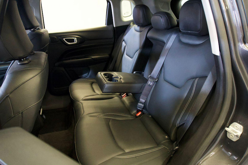 Foto do veículo JEEP COMPASS  LONGITUDE T270 TURBO FLEX AUT. 2025 10.101 KM 142.900,00