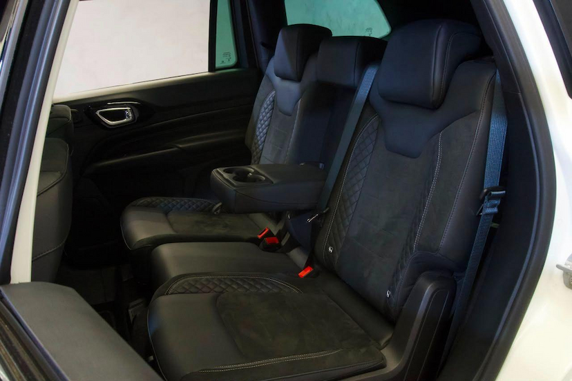 Foto do veículo JEEP COMMANDER COMMANDER BLACKHAWK 2025 21.427 KM 209.900,00