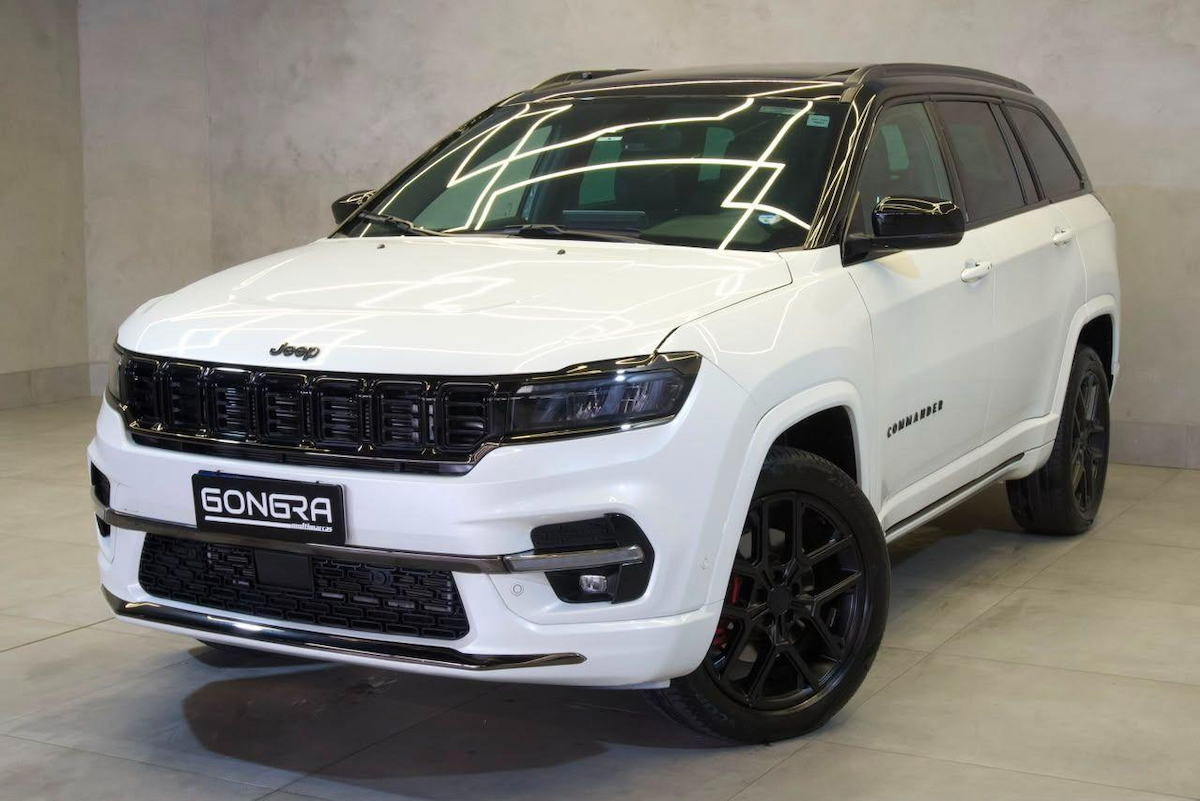 Foto do veículo JEEP COMMANDER COMMANDER BLACKHAWK 2025/2025 21.427 KM R$ 219.900,00