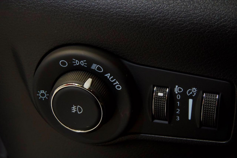 Foto do veículo JEEP COMMANDER COMMANDER BLACKHAWK 2025 21.427 KM 209.900,00