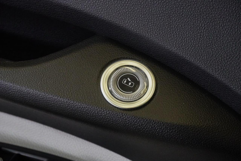 Foto do veículo FIAT 500 E ICON 2022 11.423 KM 135.900,00