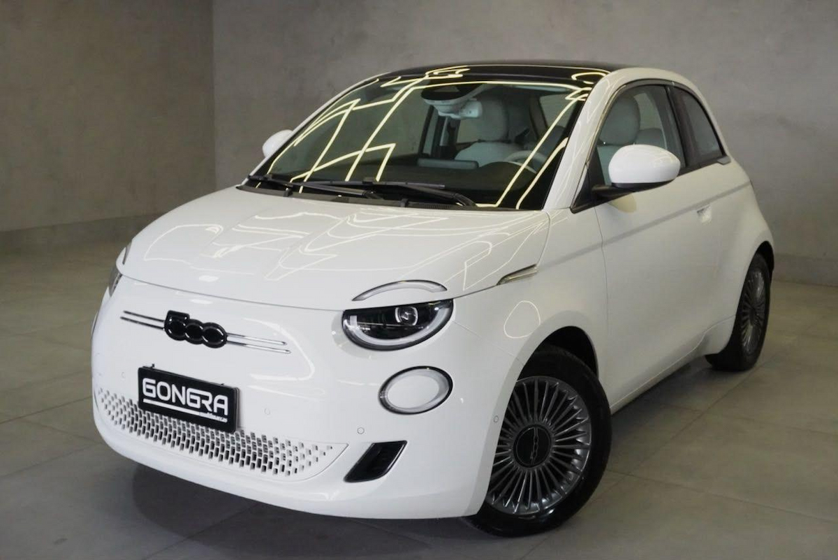 Foto do veículo FIAT 500 E ICON 2022/2022 11.423 KM R$ 135.900,00