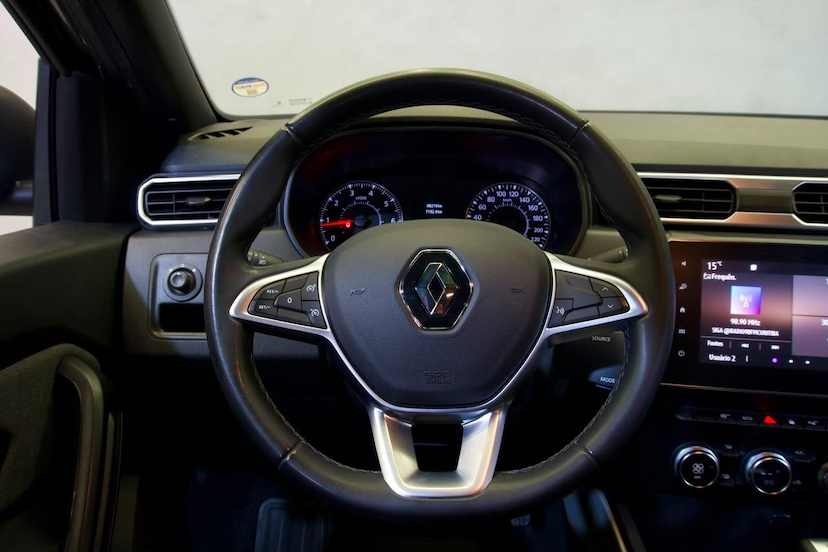 Foto do veículo RENAULT DUSTER  ICO16 CVT 2022 68.500 KM 89.900,00