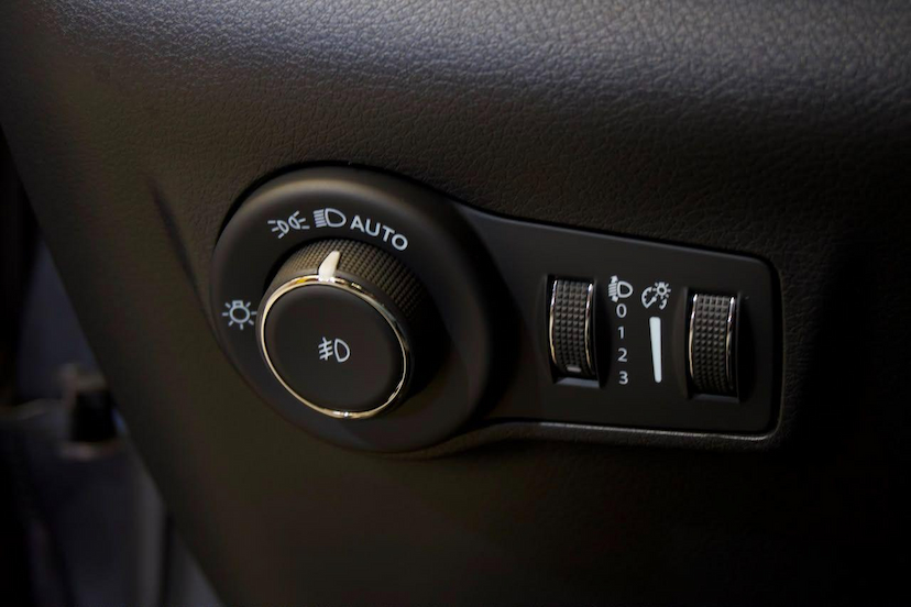 Foto do veículo JEEP COMPASS  LONG. T270 1.3 TB 4X2 FLEX AUT. 2025 10.600 KM 146.900,00