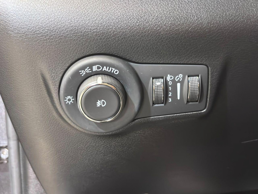 Foto do veículo JEEP COMPASS  LONG. T270 1.3 TB 4X2 FLEX AUT. 2024 13.648 KM 132.900,00