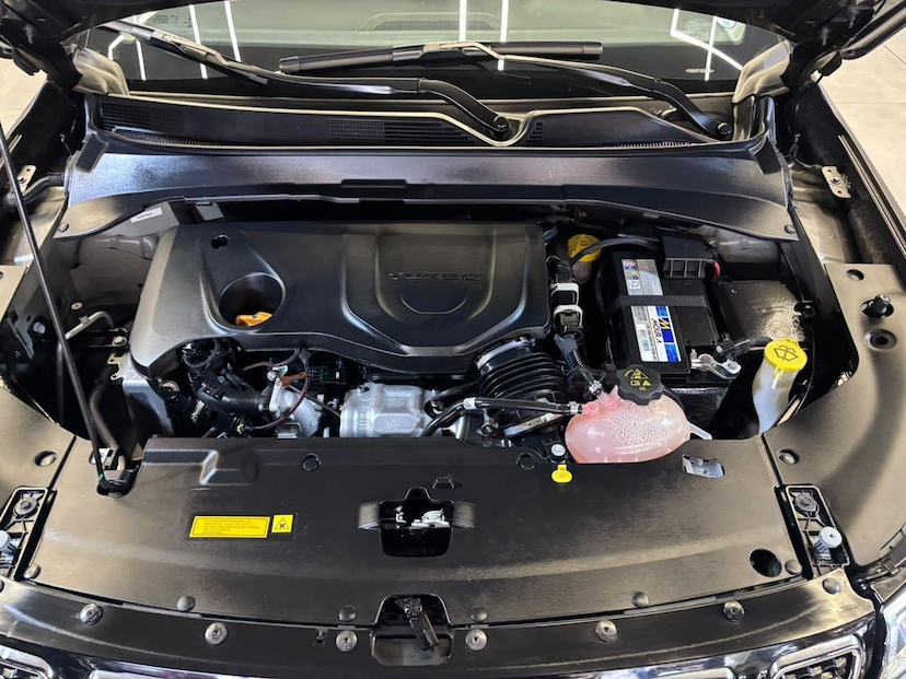 Foto do veículo JEEP COMPASS  LONG. T270 1.3 TB 4X2 FLEX AUT. 2024 13.648 KM 132.900,00