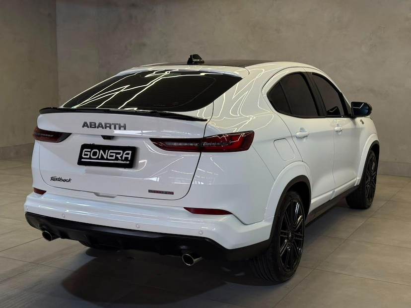 Foto do veículo FIAT FASTBACK  ABARTH 270 2026 11.142 KM 150.900,00