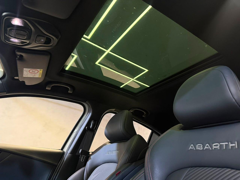 Foto do veículo FIAT FASTBACK  ABARTH 270 2026 11.142 KM 150.900,00