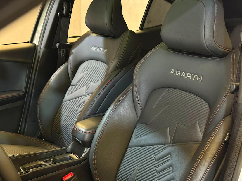 Foto do veículo FIAT FASTBACK  ABARTH 270 2026 11.142 KM 150.900,00