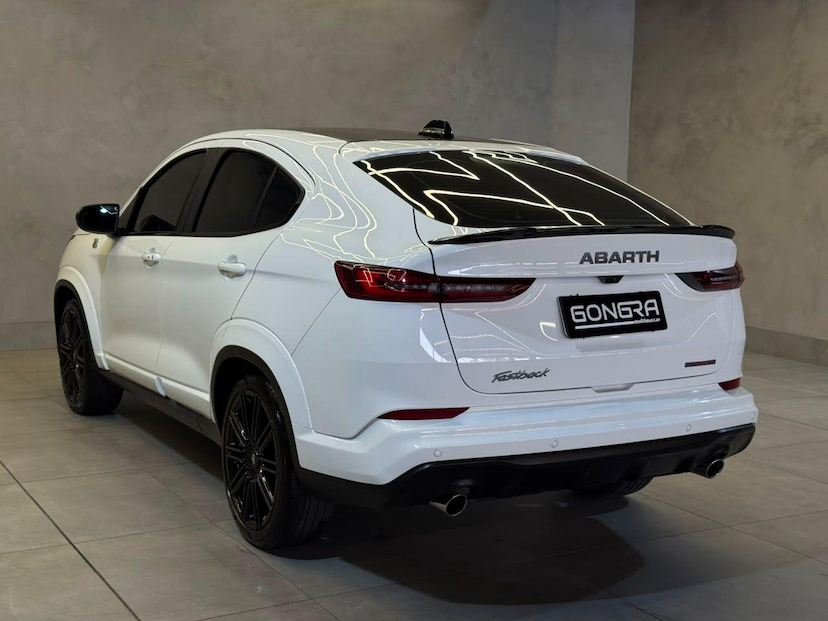 Foto do veículo FIAT FASTBACK  ABARTH 270 2026 11.142 KM 150.900,00