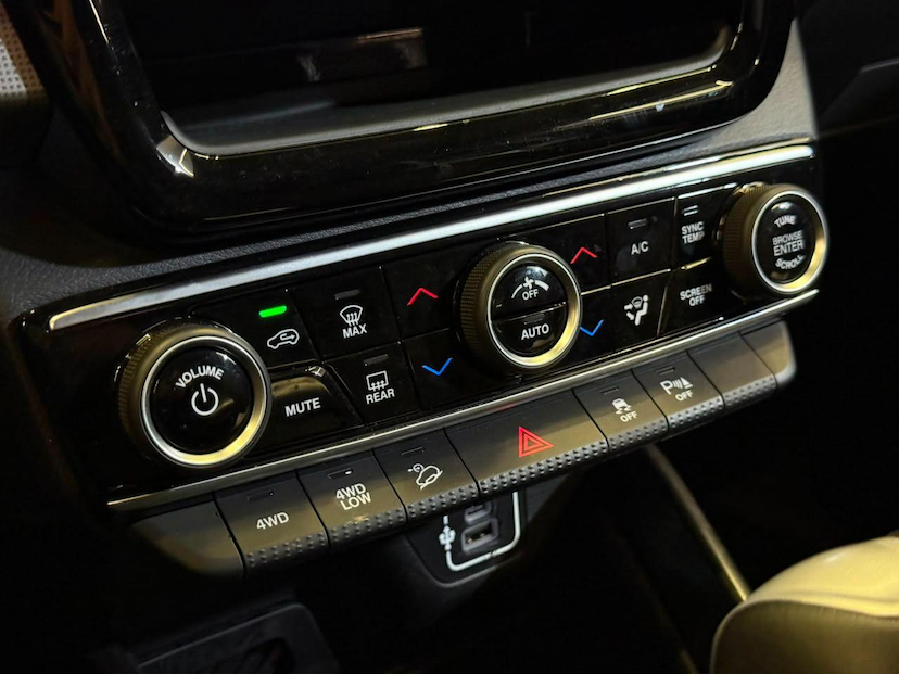Foto do veículo FIAT TORO  VOLC AT9 4X4 2023 11.431 KM 135.900,00