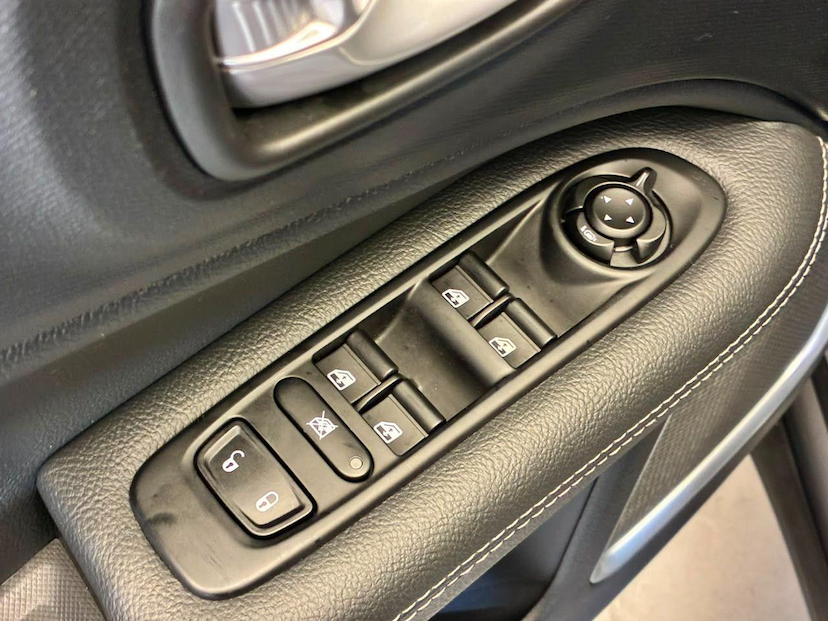 Foto do veículo FIAT TORO  VOLC AT9 4X4 2023 11.431 KM 135.900,00