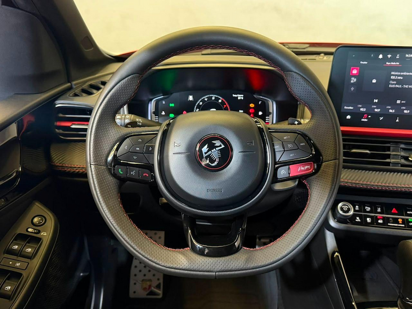 Foto do veículo FIAT FASTBACK  ABARTH 270 2025 8.000 KM 134.900,00
