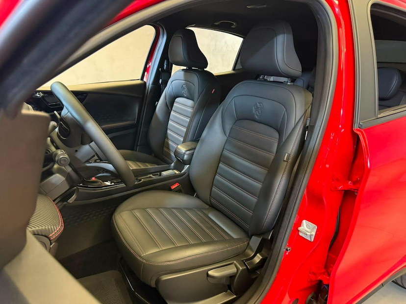 Foto do veículo FIAT FASTBACK  ABARTH 270 2025 8.000 KM 134.900,00