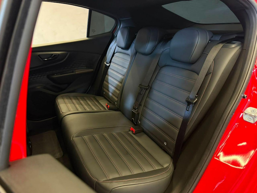 Foto do veículo FIAT FASTBACK  ABARTH 270 2025 8.000 KM 134.900,00