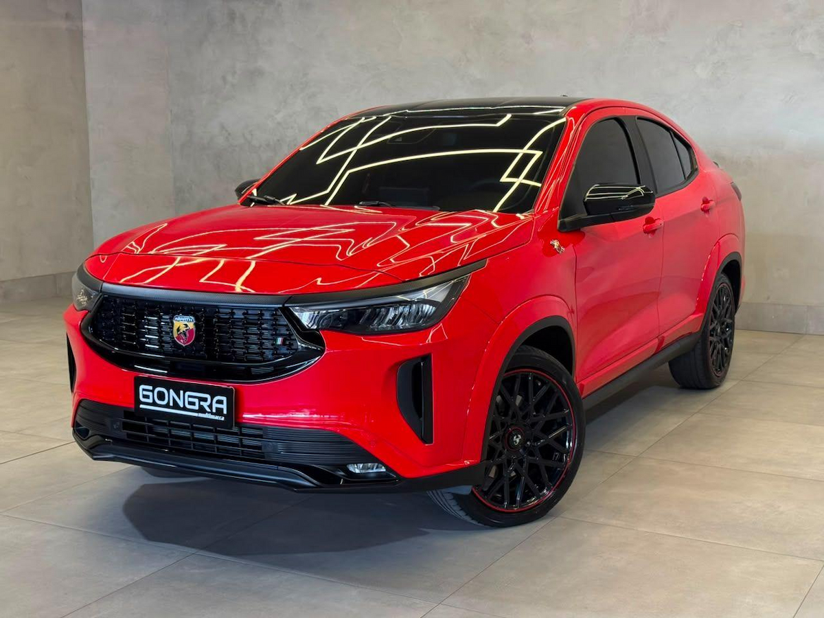 Foto do veículo FIAT FASTBACK  ABARTH 270 2024/2025 8.000 KM R$ 134.900,00