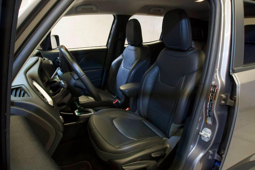 Foto do veículo JEEP RENEGADE  LNGTD AT 2021 53.230 KM 84.900,00