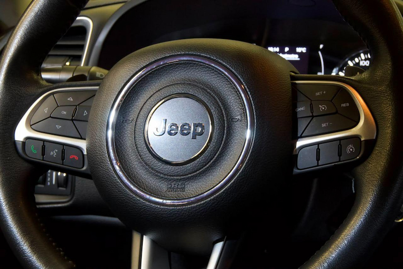 Foto do veículo JEEP RENEGADE  LNGTD AT 2021 53.230 KM 84.900,00